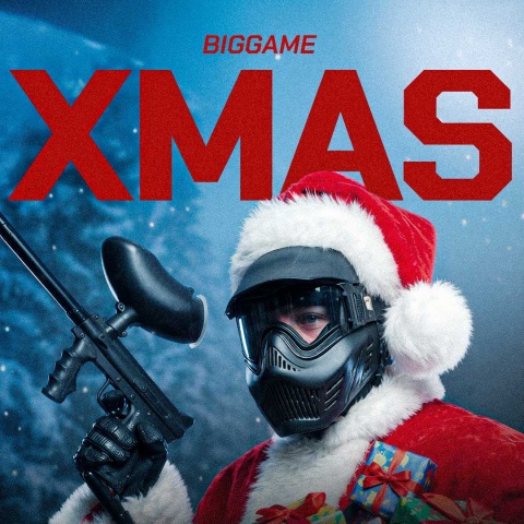 Xmas BigGame. Paintball-Event mit Dutzenden von Spielern in zwei Teams, ganztägige thematische Missionen.